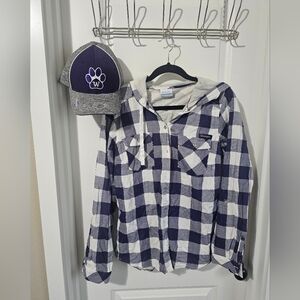 UW Huskies hooded shirt and hat bundle. Hat is NWT.
